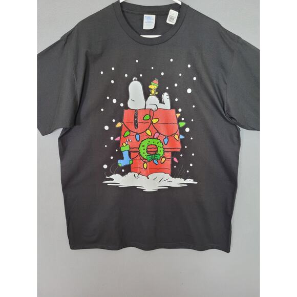 Peanuts Holiday Snoopy and Woodstock Stocking T-Shirt Size XL - Picture 3 of 8